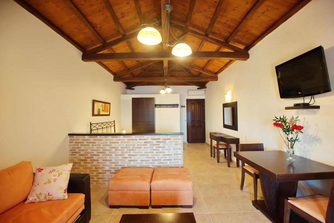 Yalis Hotel Votsi  المظهر الخارجي الصورة
