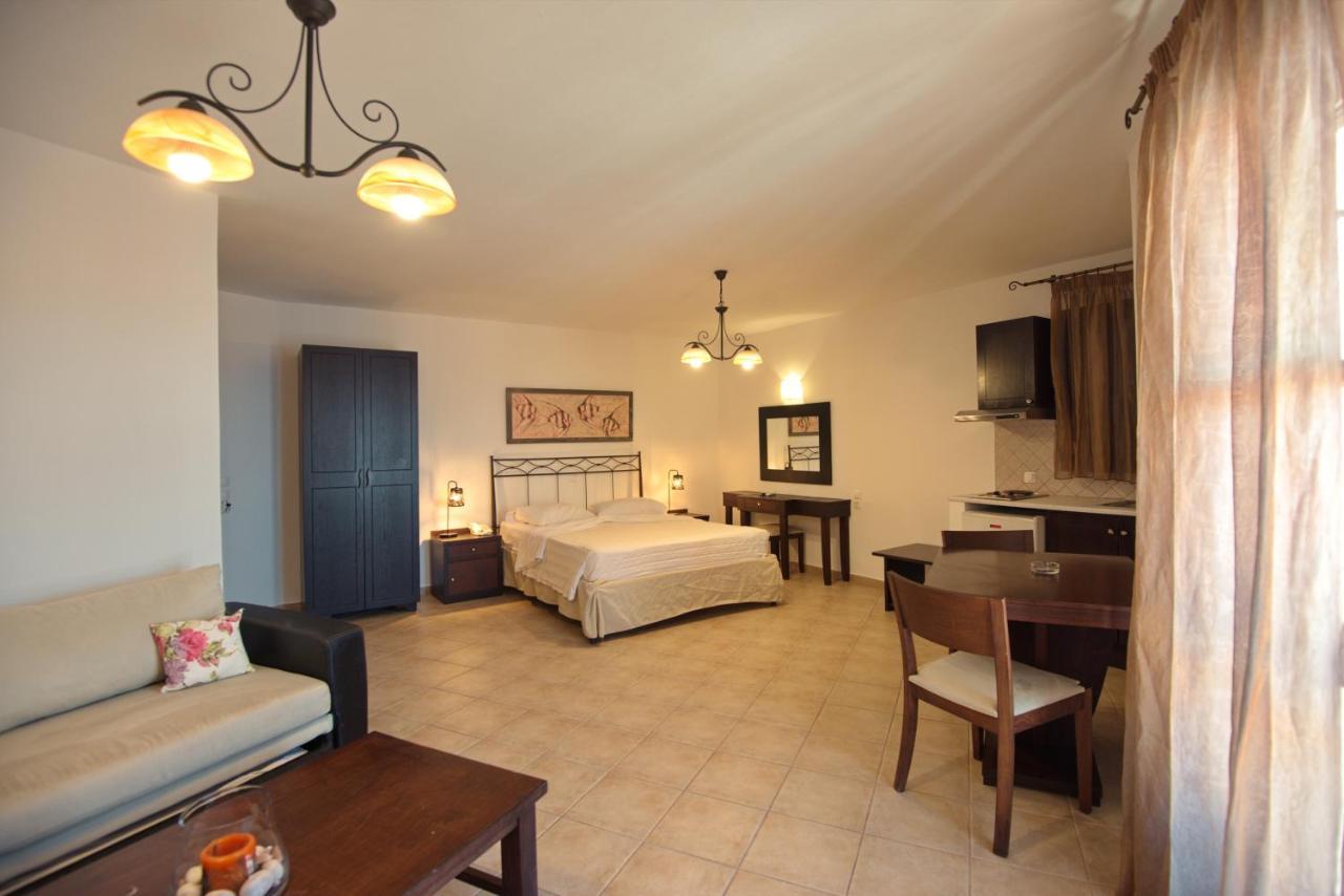Yalis Hotel Votsi  المظهر الخارجي الصورة
