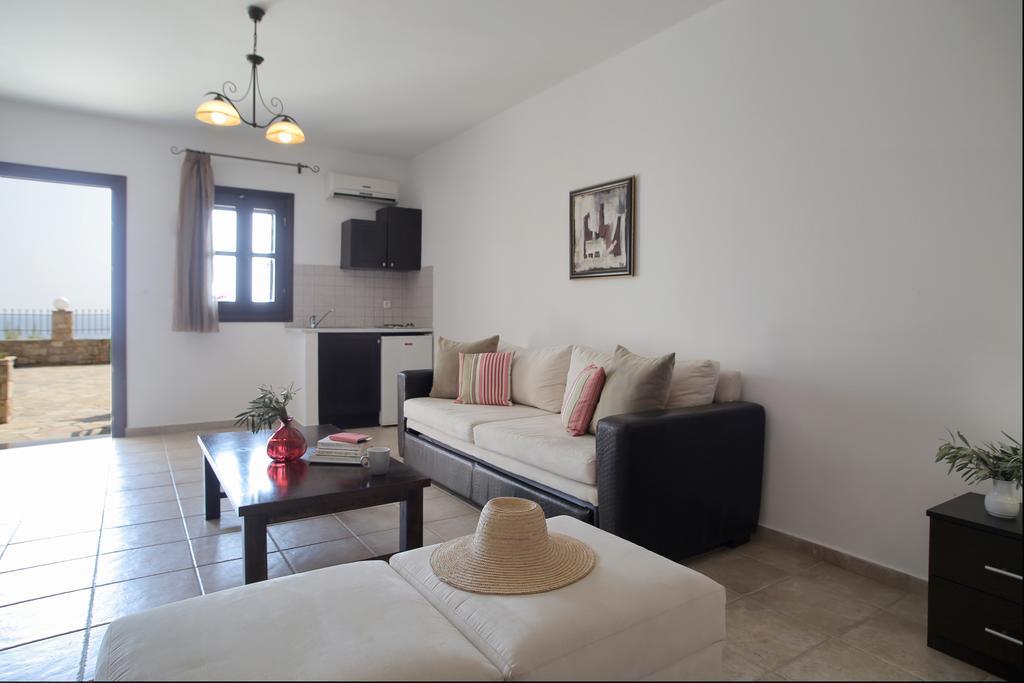 Yalis Hotel Votsi  المظهر الخارجي الصورة